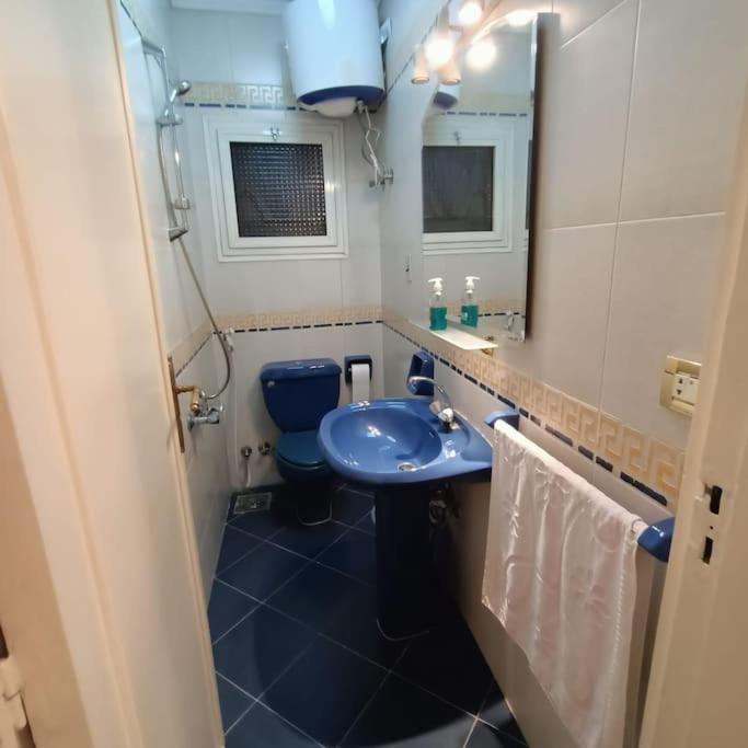 Lovely Furnished 2-bedroom With Balcony * Le Caire