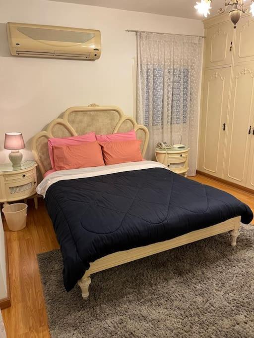 Appartement Lovely Furnished 2-bedroom With Balcony *