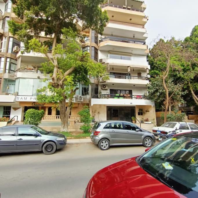 Lovely Furnished 2-bedroom With Balcony * Le Caire