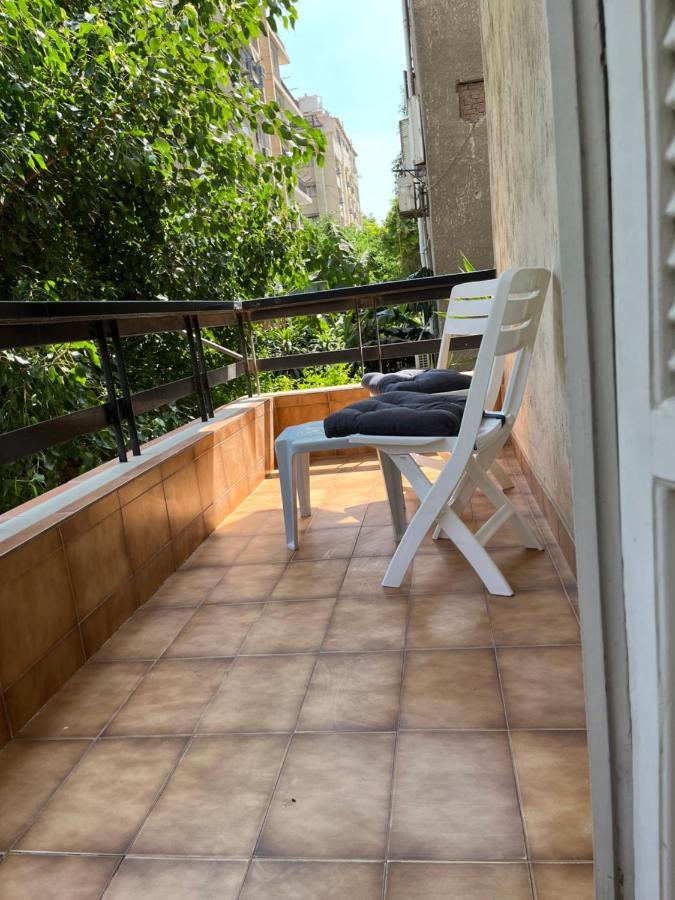 Lovely Furnished 2-bedroom With Balcony *