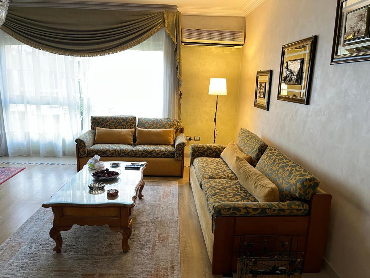 Appartement Lovely Furnished 2-bedroom With Balcony *
