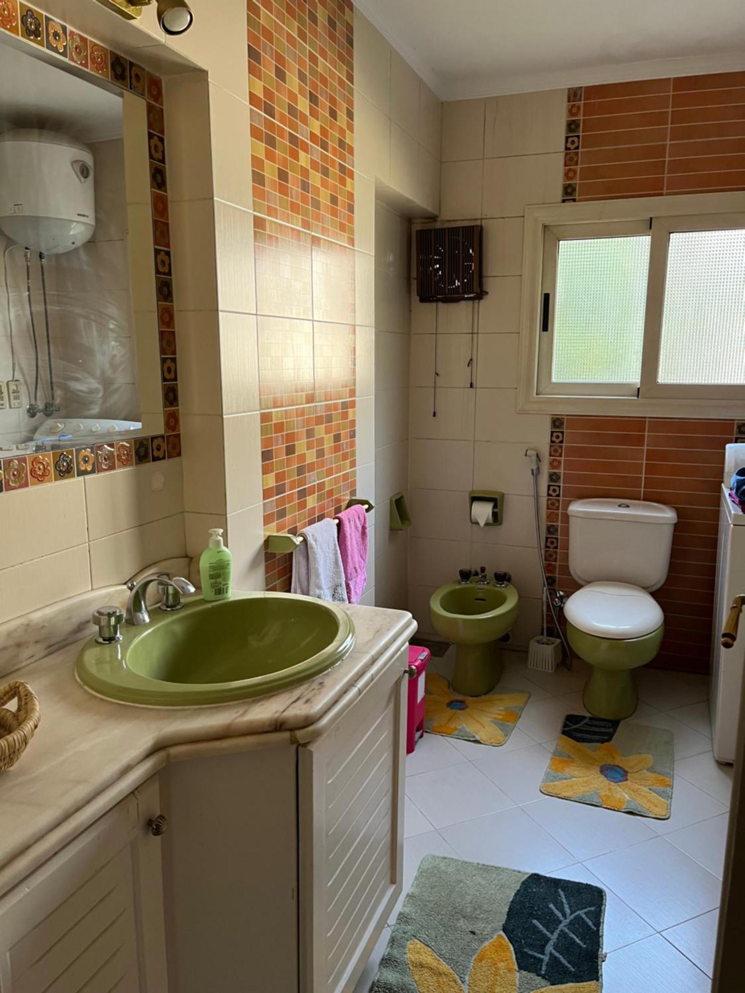 Appartement Lovely Furnished 2-bedroom With Balcony